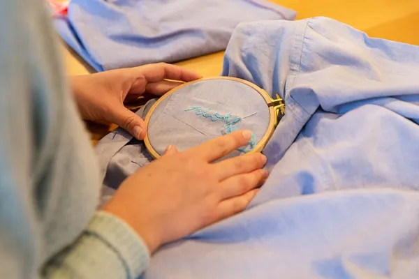 Réunissez votre équipe et brodez vos textiles avec Lou - Image n°4 - Wecandoo