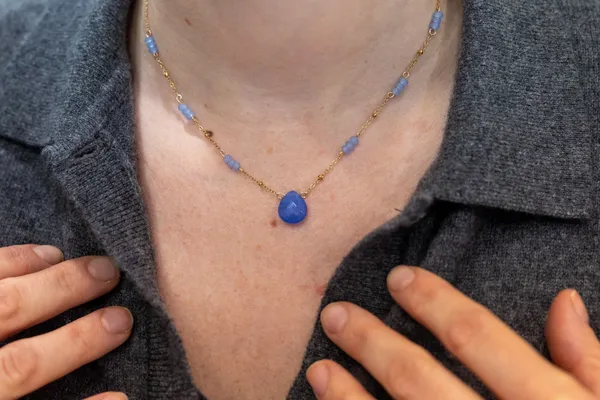 Réunissez votre équipe et réalisez vos bijoux personnalisés avec Kelly et Agathe - Image n°4 - Wecandoo