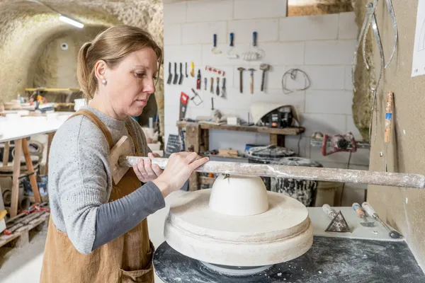 Inspirez votre équipe et modelez vos pièces de céramique avec Anne - Image n°2 - Wecandoo