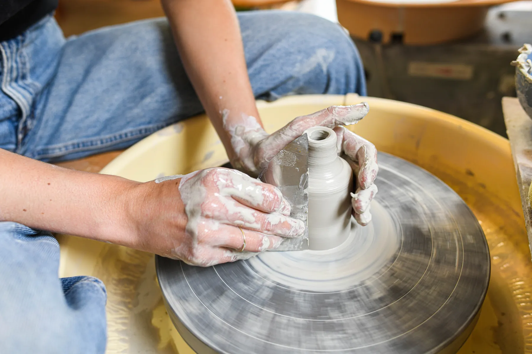 Tournez votre petit vase ou soliflore avec Axelle - Image n°1 - Wecandoo