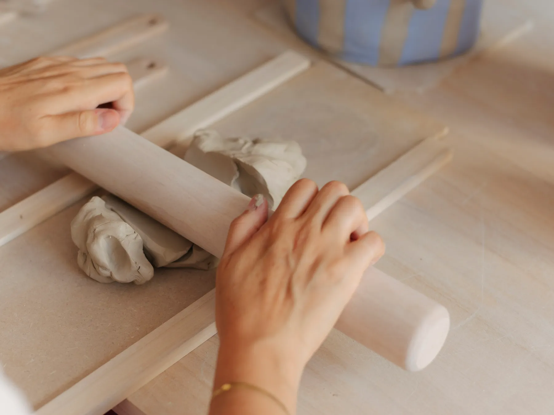 Modelez votre grand vase en céramique - Image n°5 - Wecandoo