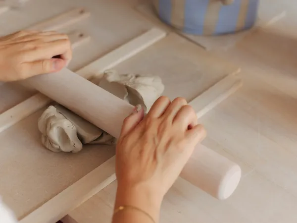 Modelez votre grand vase en céramique - Afbeelding nr. 5 - Wecandoo