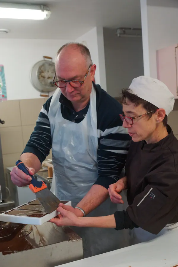 Etonnez votre équipe et réalisez vos tablettes de chocolat personnalisées avec Laurence et Emmanuel - Image n°4 - Wecandoo
