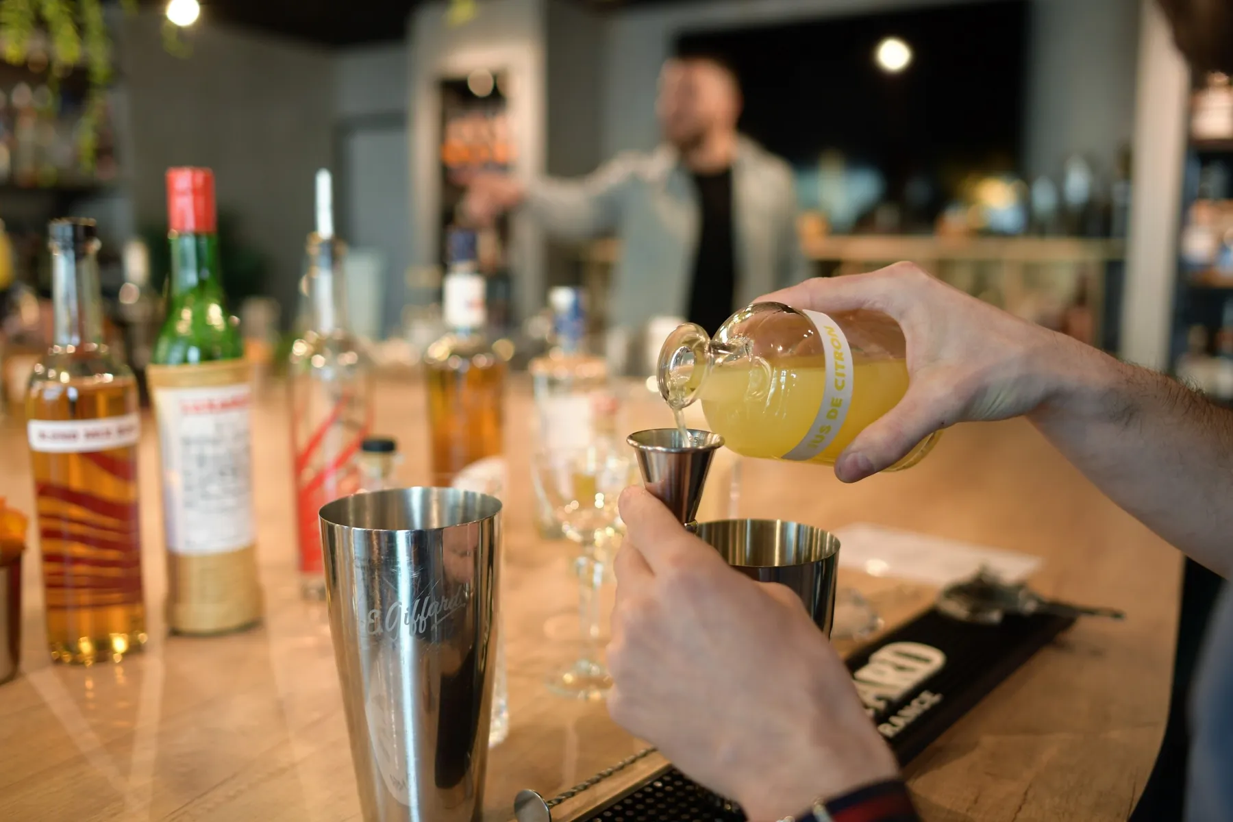 Réunissez votre équipe et initiez-les à la mixologie avec François - Afbeelding nr. 1 - Wecandoo