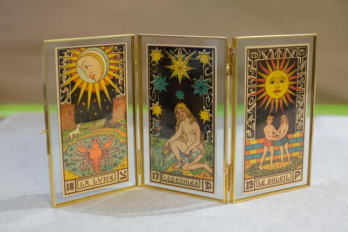 Réalisez votre trio de cartes de tarot artisanales