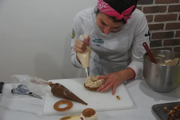 Découvrez l'art de la pâte à choux et de la crème pâtissière avec Julie - Image n°2 - Wecandoo