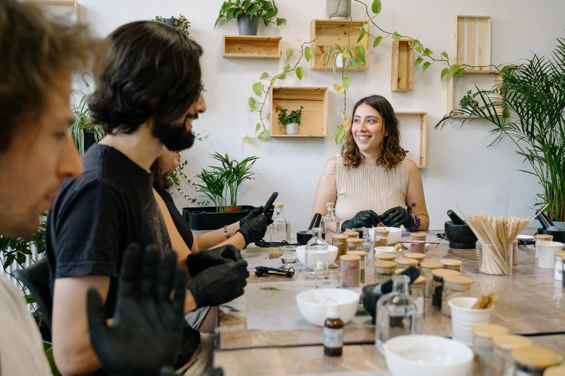 Learn how to make your own natural incense in a group with Luíza - Image n°5 - Wecandoo