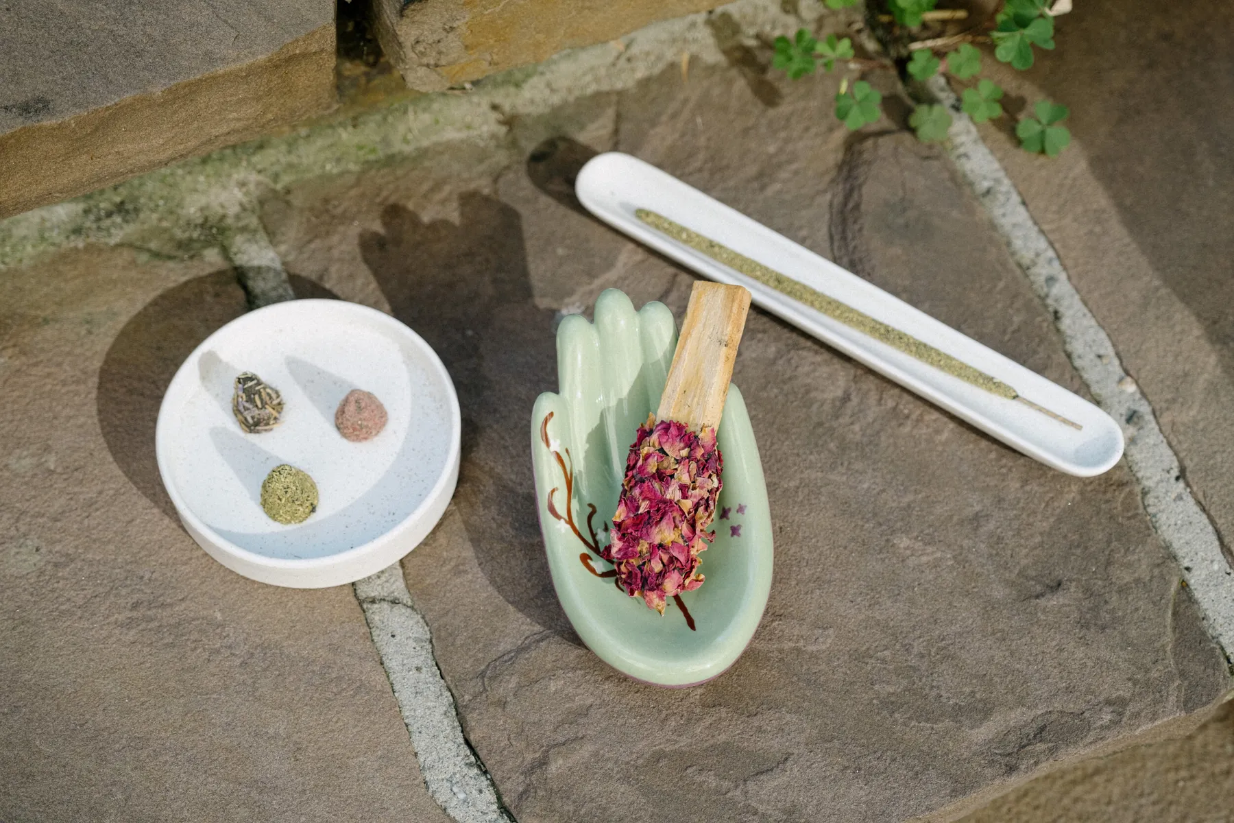 Learn how to make your own natural incense in a group with Luíza - Image n°1 - Wecandoo