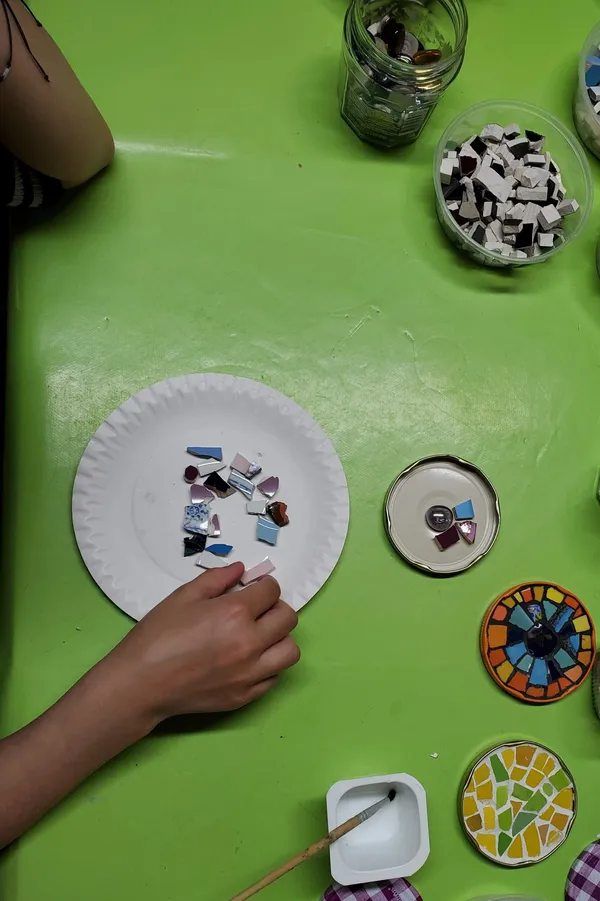 Réalisez un sous-verre en mosaïque en famille - Image n°5 - Wecandoo