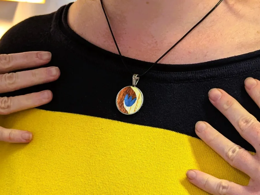 Réalisez votre bijou en marqueterie de bois avec Lydwine - Image n°1 - Wecandoo