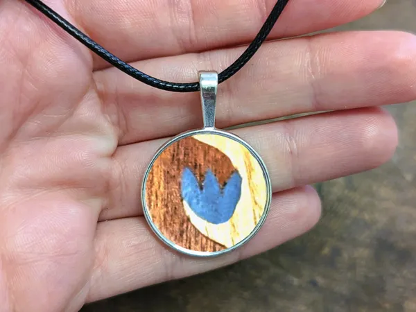 Réalisez votre bijou en marqueterie de bois avec Lydwine - Image n°3 - Wecandoo