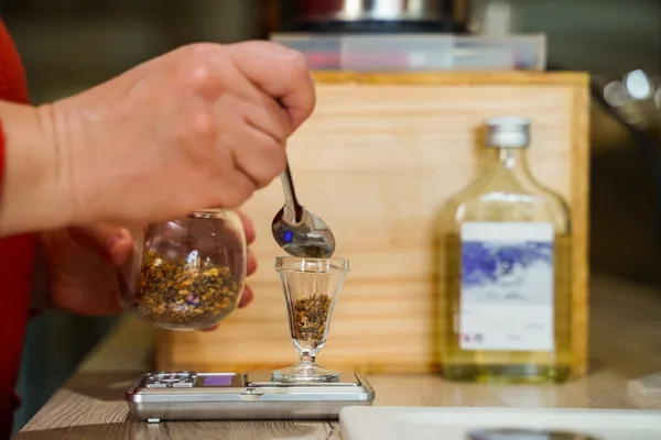 Captivez votre équipe et découvrez la distillation de gin avec Charles - Afbeelding nr. 1 - Wecandoo