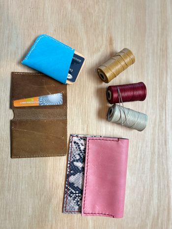 Wecandoo - Create a hand-stitched leather cardholder