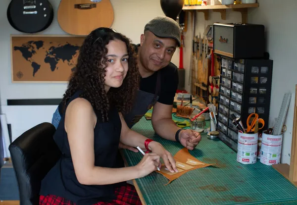 Réalisez votre porte-stylo en cuir avec Jimmy - Image n°2 - Wecandoo