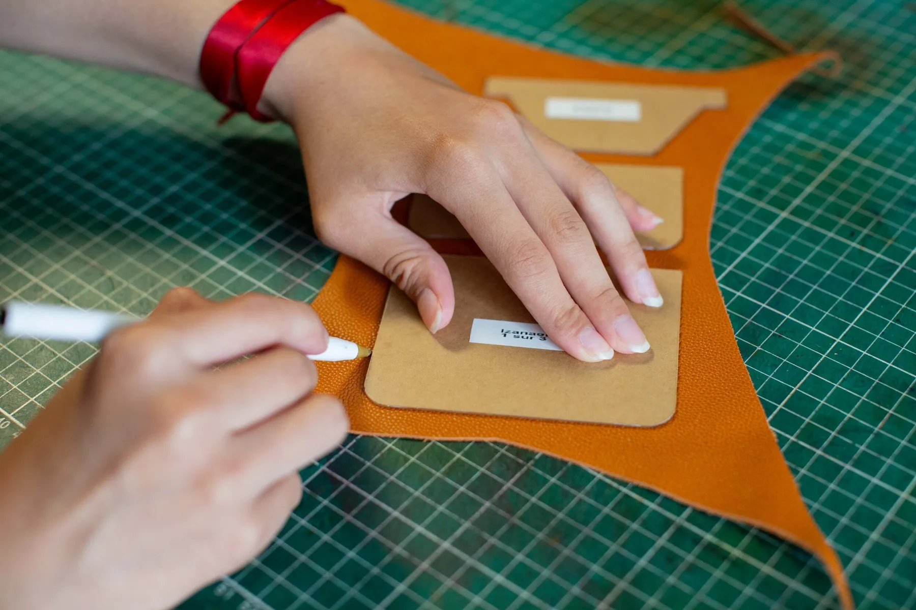 Réalisez votre porte-stylo en cuir avec Jimmy - Afbeelding nr. 3 - Wecandoo