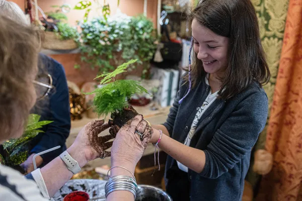 Réalisez votre kokedama en duo avec votre enfant accompagnés par Corinne - Image n°4 - Wecandoo