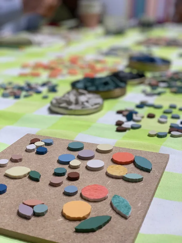 Fabriquez votre dessous de plat en mosaïque avec Sara - Image n°2 - Wecandoo