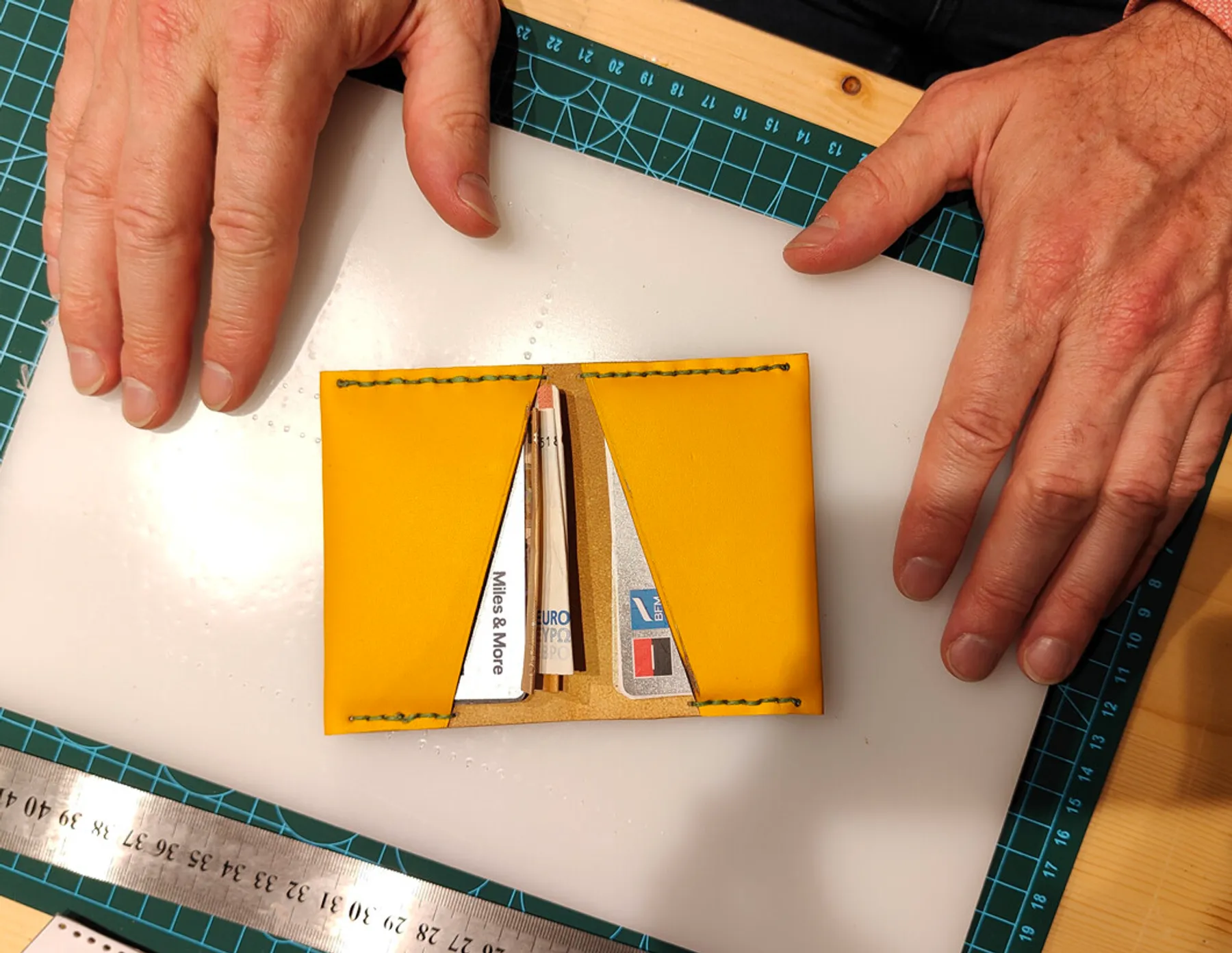 Atelier & Apéro - Créez votre porte-cartes avec Kristina - Image n°3 - Wecandoo