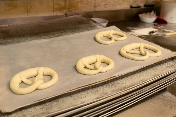 Consolidez votre équipe et réalisez ensemble vos bretzels avec Léonie - Image n°4 - Wecandoo