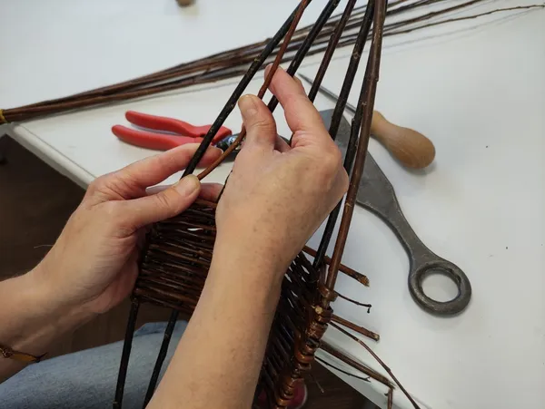 Réalisez votre corbeille à fruits en osier avec Estelle - Image n°2 - Wecandoo