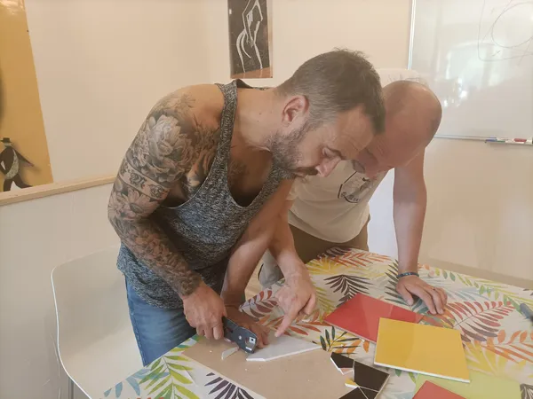 Réalisez votre mosaïque en faïence sur une journée avec Gérald - Image n°3 - Wecandoo