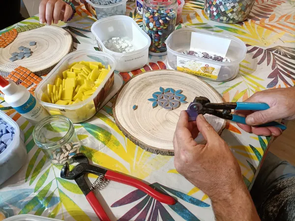 Motivez votre équipe et co-créez votre œuvre en mosaïque avec Gérald - Afbeelding nr. 5 - Wecandoo