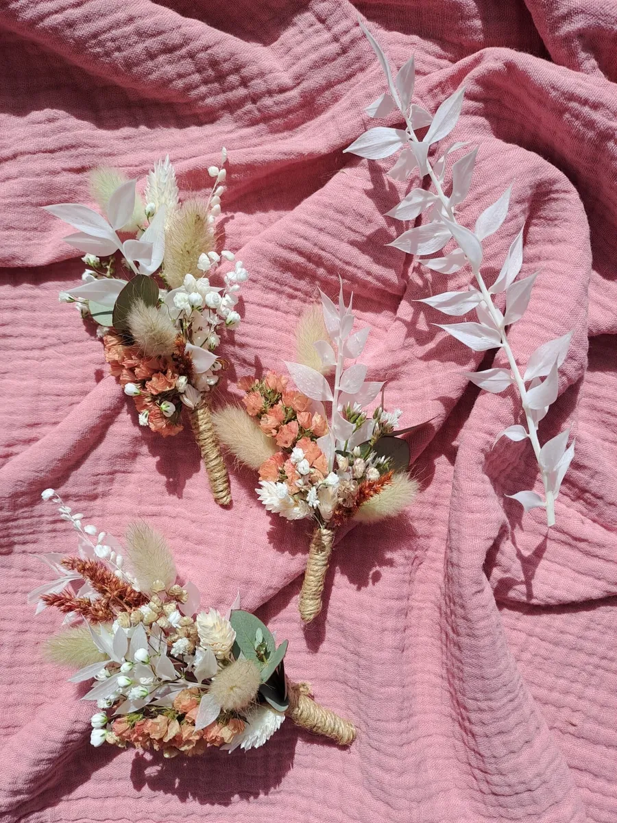 Réalisez votre accessoires en fleurs séchées avec Hélène et Clara - Image n°1 - Wecandoo