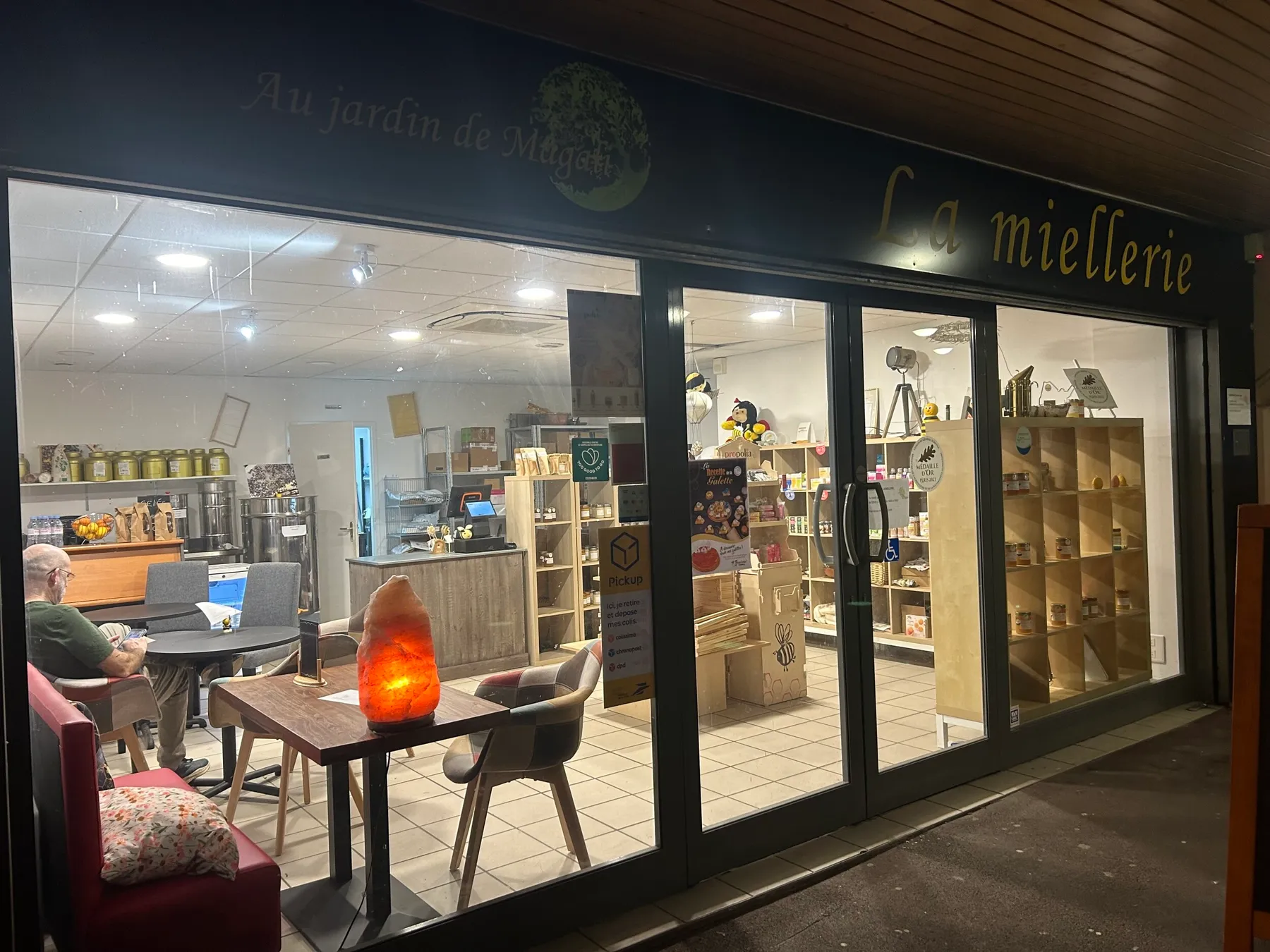 Réalisez votre miel grâce à l'extraction manuelle - Afbeelding nr. 4 - Wecandoo