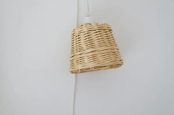 Découvrez l'art de la vannerie et réalisez votre abat-jour avec Aline - Afbeelding nr. 4 - Wecandoo