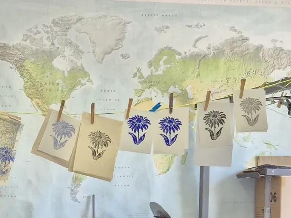 Créez votre carnet avec une linogravure ou un cyanotype - Image n°3 - Wecandoo