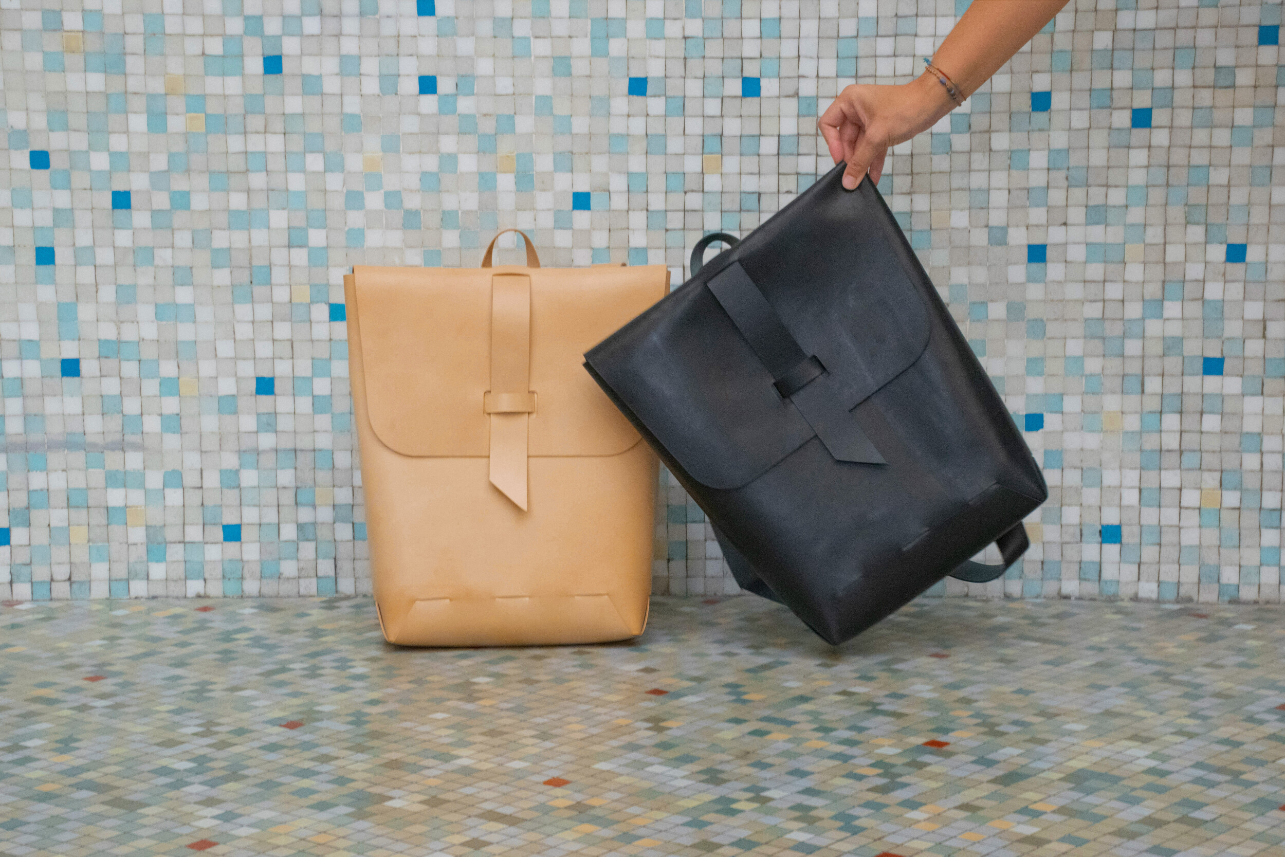 Assemblez votre sac à dos unisexe en cuir végétal