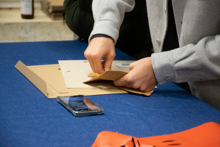 Assemblez votre sac à dos en cuir avec Sabine - Image n°1 - Wecandoo