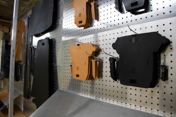 Assemblez votre porte-lunettes ou porte-cartes en cuir avec Sabine - Afbeelding nr. 4 - Wecandoo