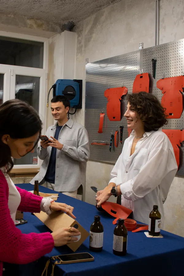 Assemblez votre sac à dos en cuir avec Sabine - Image n°2 - Wecandoo