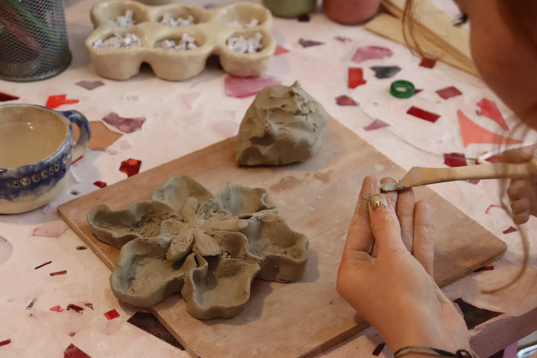 Modelez et décorez votre pièce en céramique avec Célia à Preuilly-sur-Claise - Afbeelding nr. 2 - Wecandoo