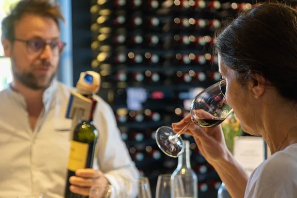 Surprenez votre équipe et dégustez des accords vins et chocolats avec Lucie et son équipe - Image n°3 - Wecandoo