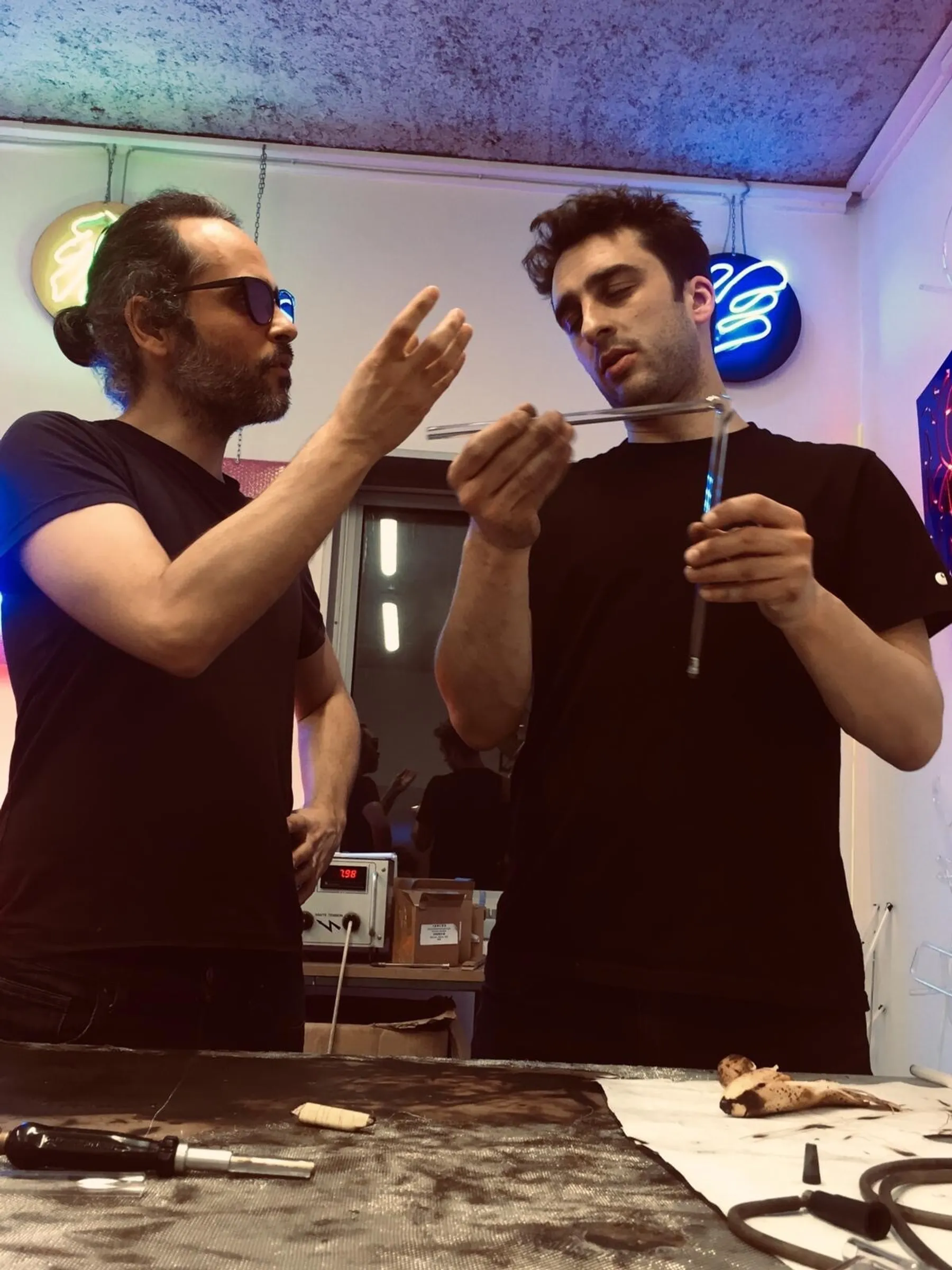 Fabriquez votre néon traditionnel sur une journée avec Alexis - Image n°2 - Wecandoo