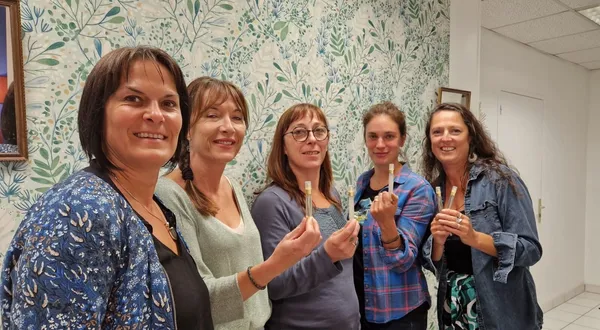 Réalisez votre eau de parfum aux huiles essentielles avec Aurélie - Image n°5 - Wecandoo