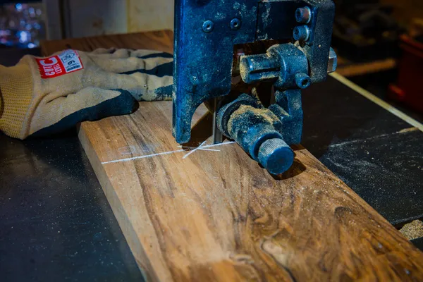 Réalisez votre planche à découper en bois local avec Guillaume - Image n°2 - Wecandoo