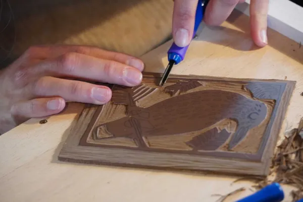 Enchantez votre équipe et initiez-les à la linogravure avec Maxine - Image n°2 - Wecandoo