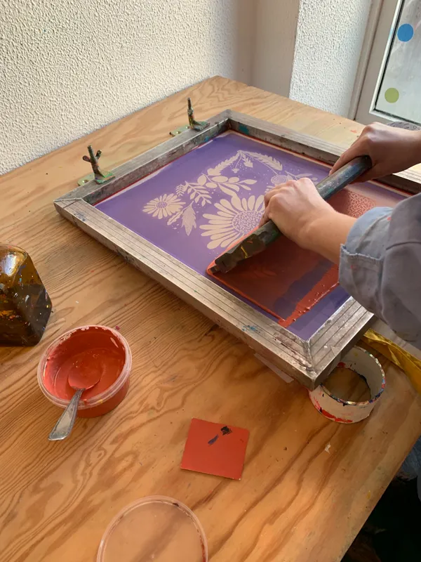 Réunissez votre équipe et sérigraphiez vos tote bags avec Coline - Image n°2 - Wecandoo