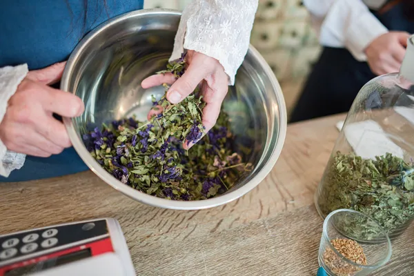 Réalisez votre tisane bio avec Mireille - Image n°3 - Wecandoo