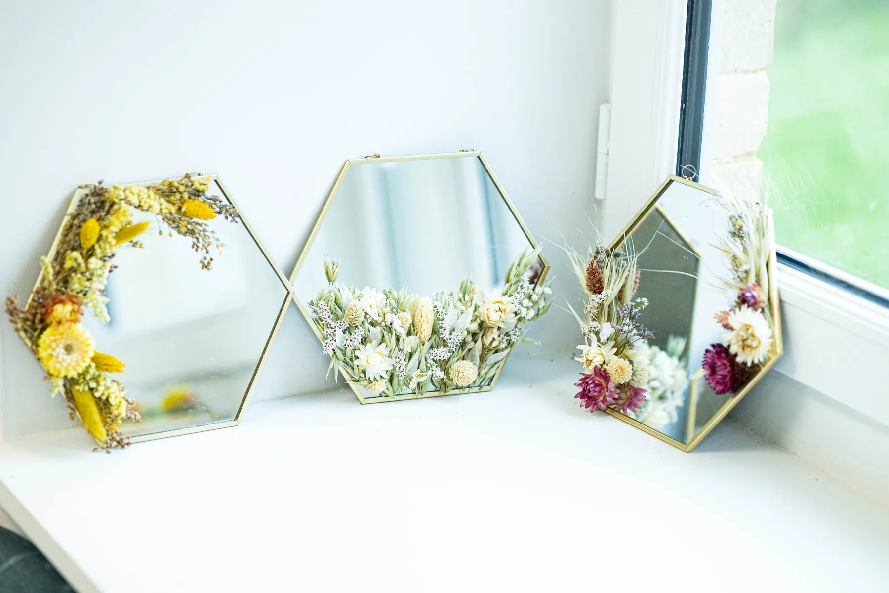 Réalisez votre miroir en fleurs séchées avec Christopher - Image n°4 - Wecandoo