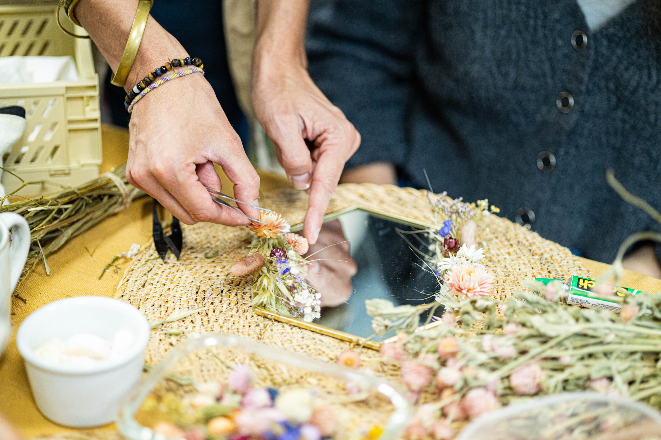 Réalisez votre miroir en fleurs séchées