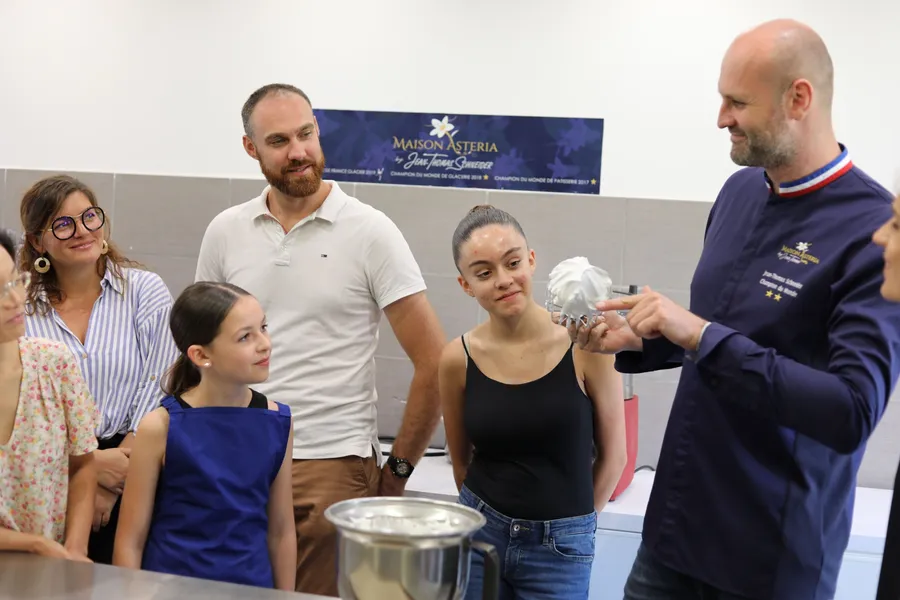 Réalisez vos macarons avec un Meilleur Ouvrier de France (MOF) - Image n°1 - Wecandoo