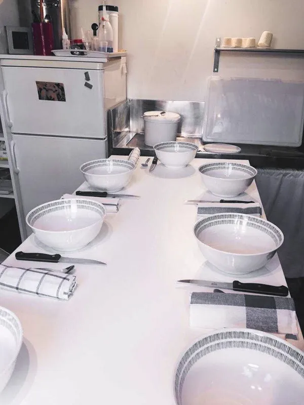 Rassemblez votre équipe dans une laiterie et filez vos mozzarellas et tresses avec Anthony - Image n°5 - Wecandoo