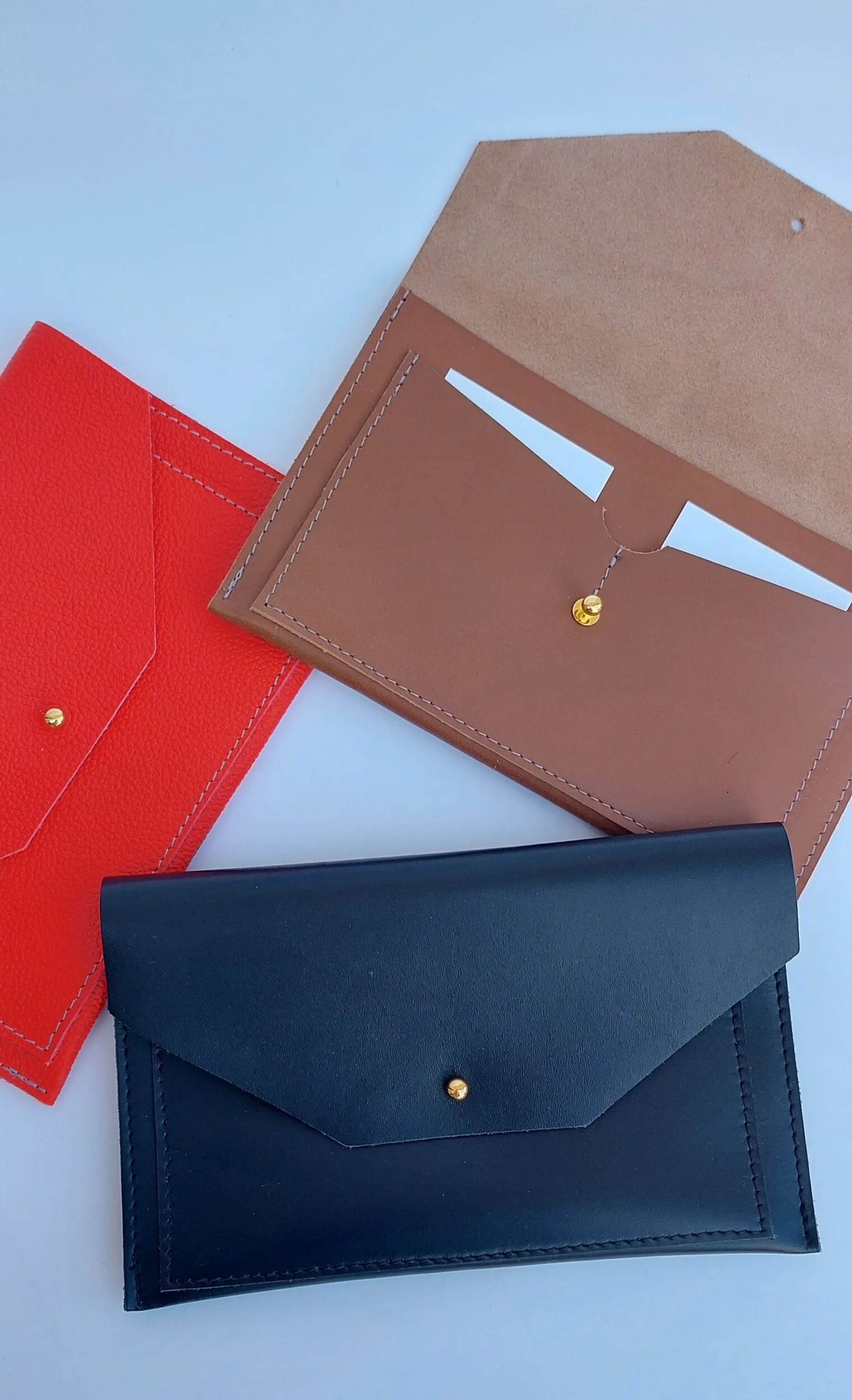 Créez votre sac pochette en cuir - Image n°3 - Wecandoo