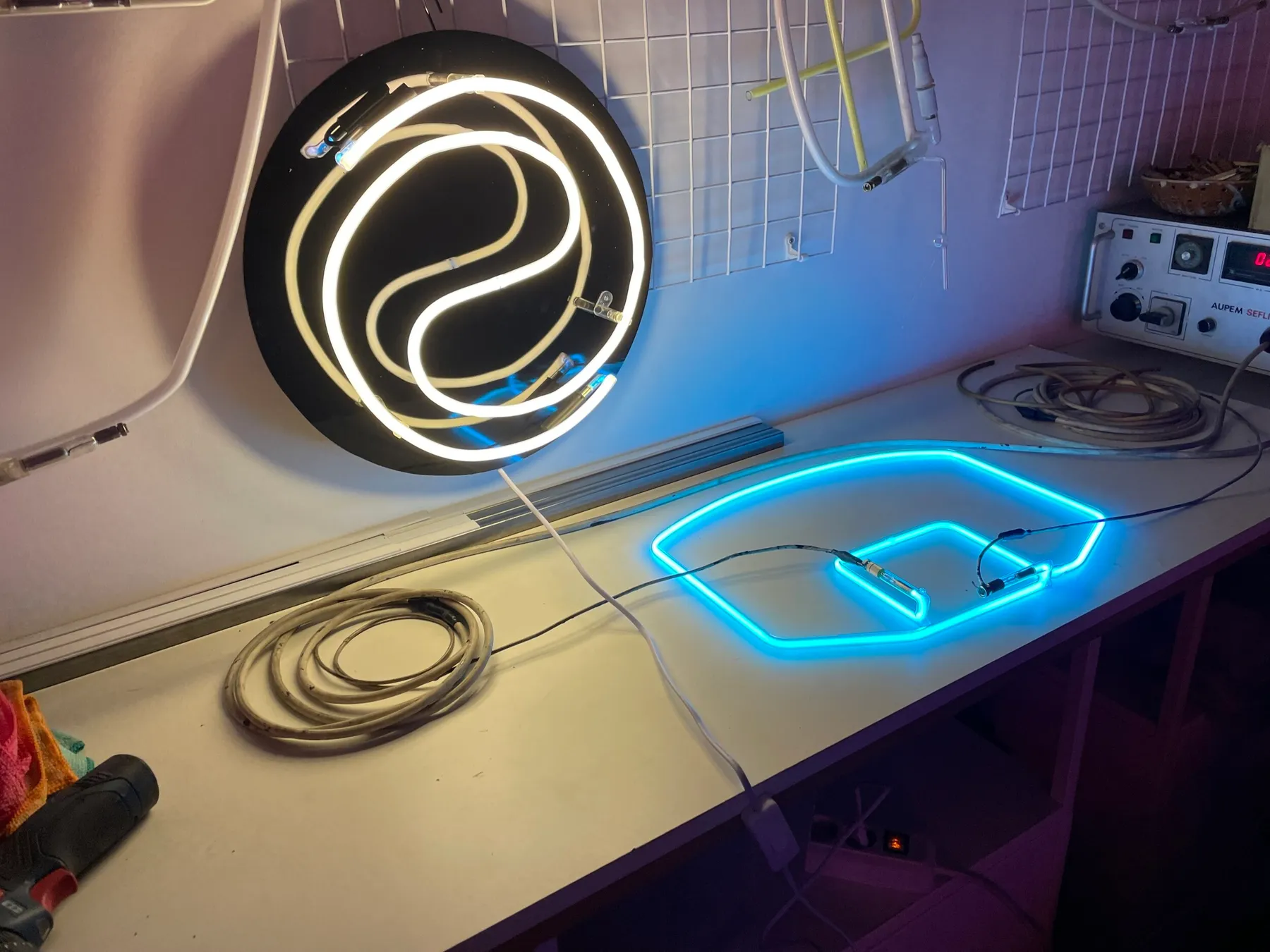 Fabriquez votre néon traditionnel sur une journée avec Alexis - Image n°5 - Wecandoo