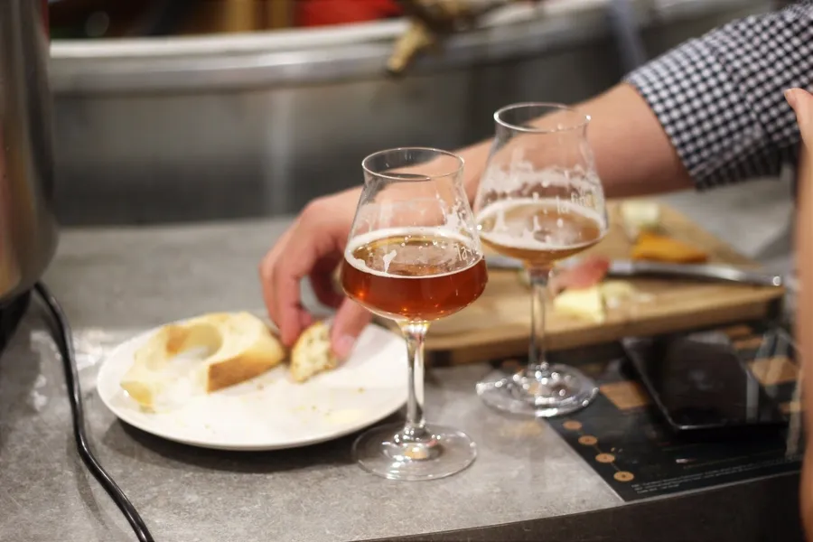 Réunissez votre équipe et dégustez d'authentiques bières artisanales avec La Beer Fabrique - Afbeelding nr. 1 - Wecandoo