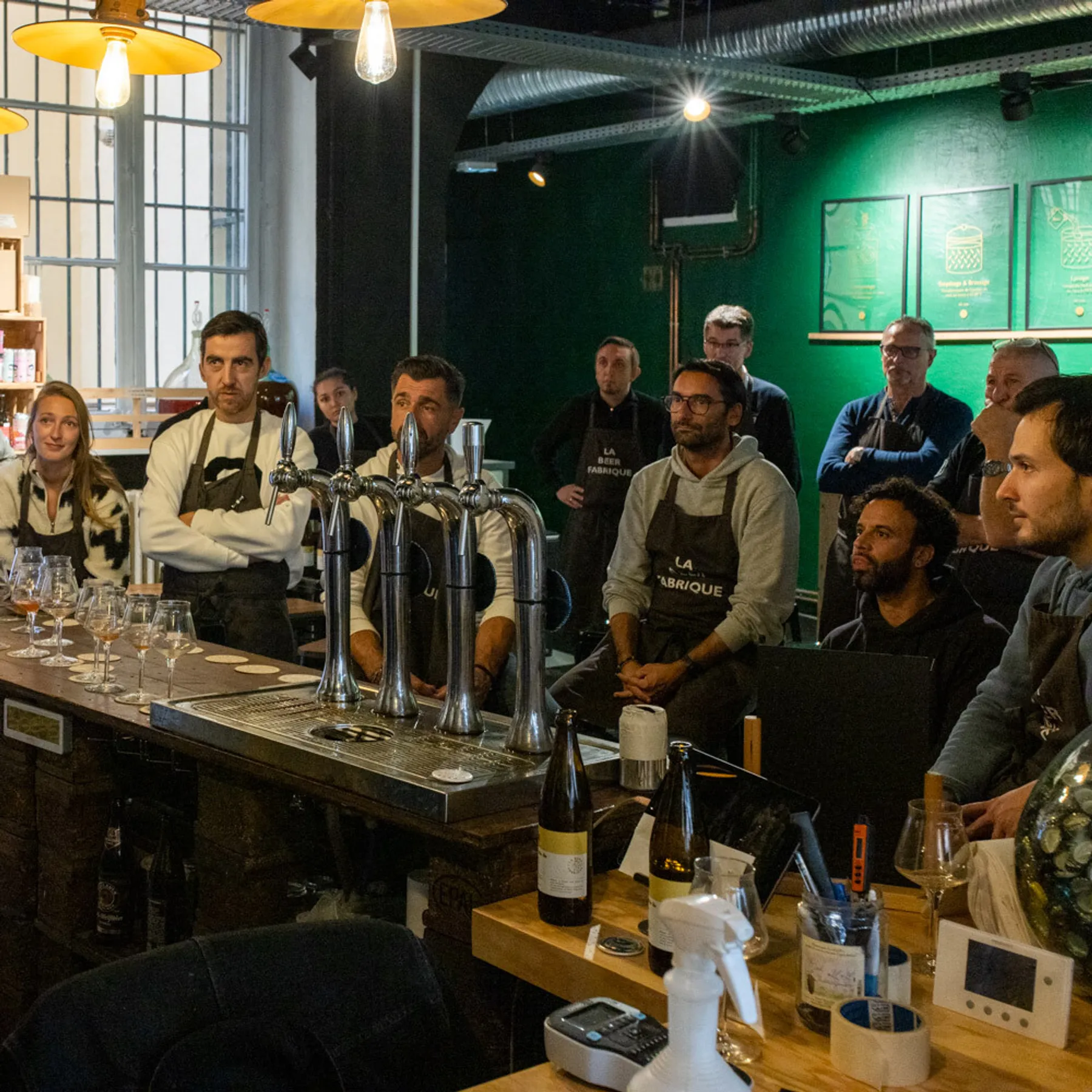 Réunissez votre équipe et dégustez d'authentiques bières artisanales avec La Beer Fabrique - Image n°3 - Wecandoo